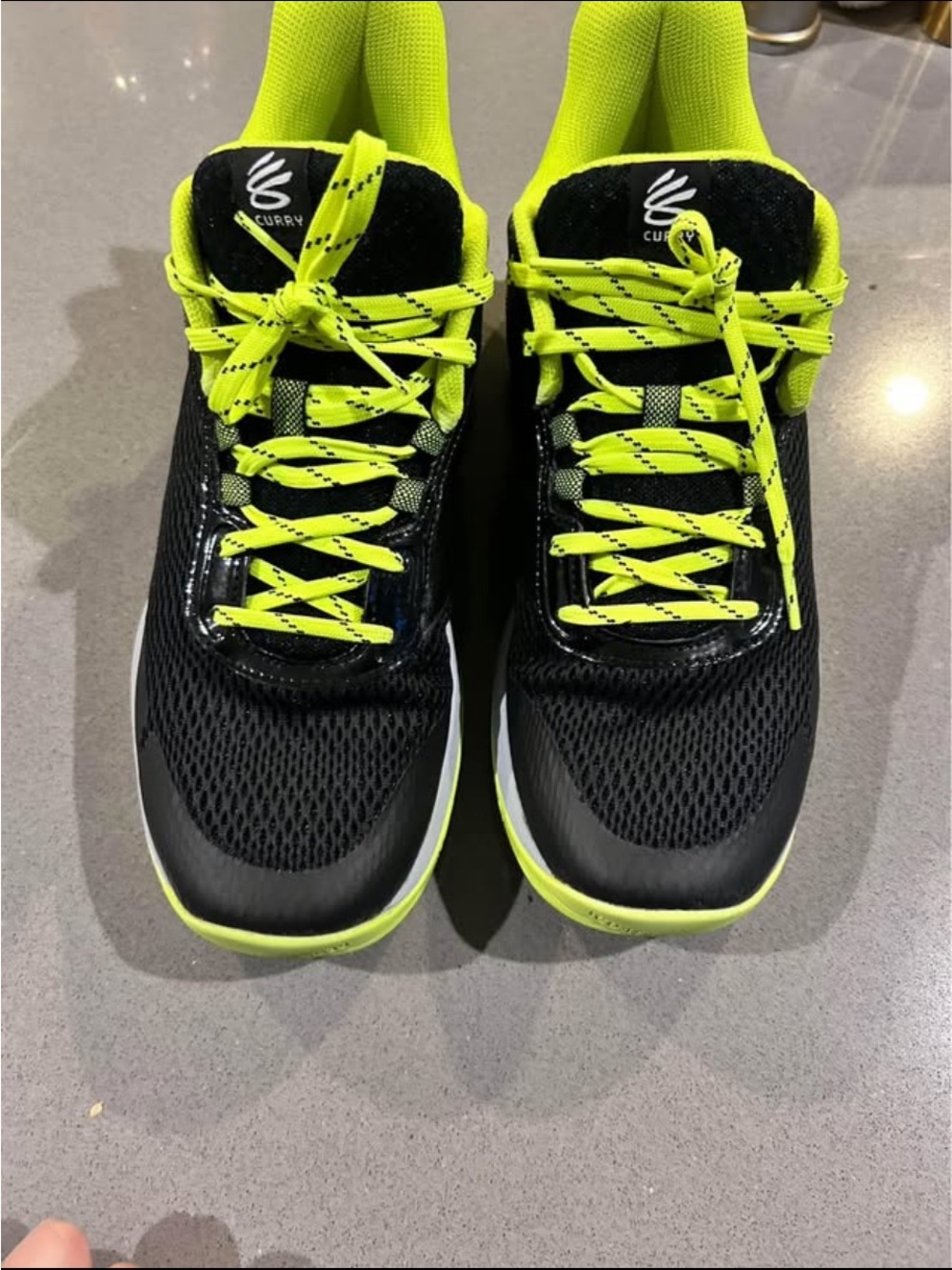 Men's Black & Neon Green Performance Basketball Shoes